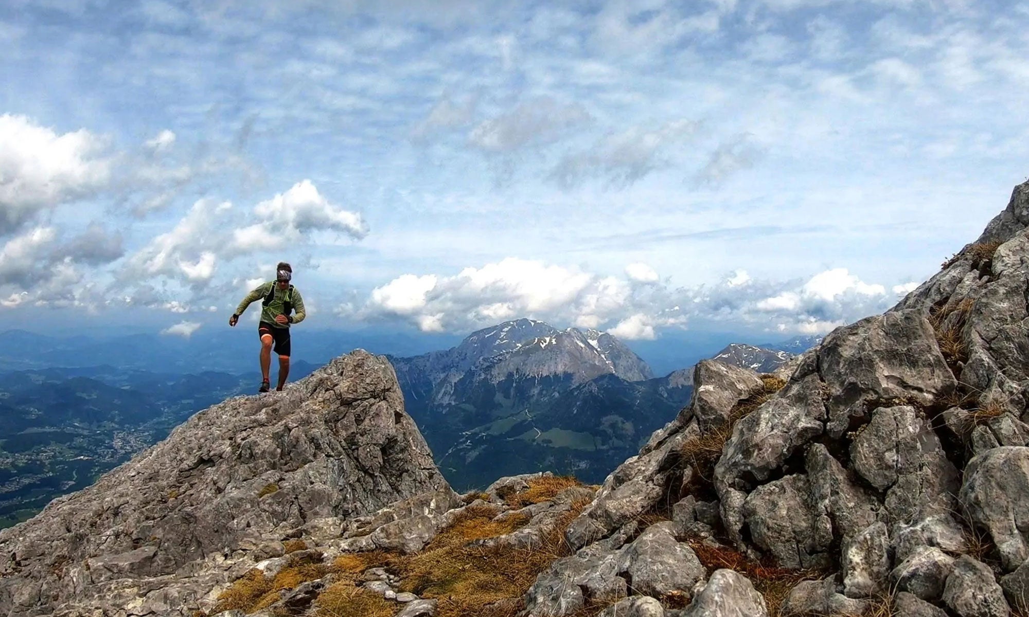 Reibungslos Ambassador / Markenbotschafter GREGOR BEHLEN beim Trailrun in den Bergen