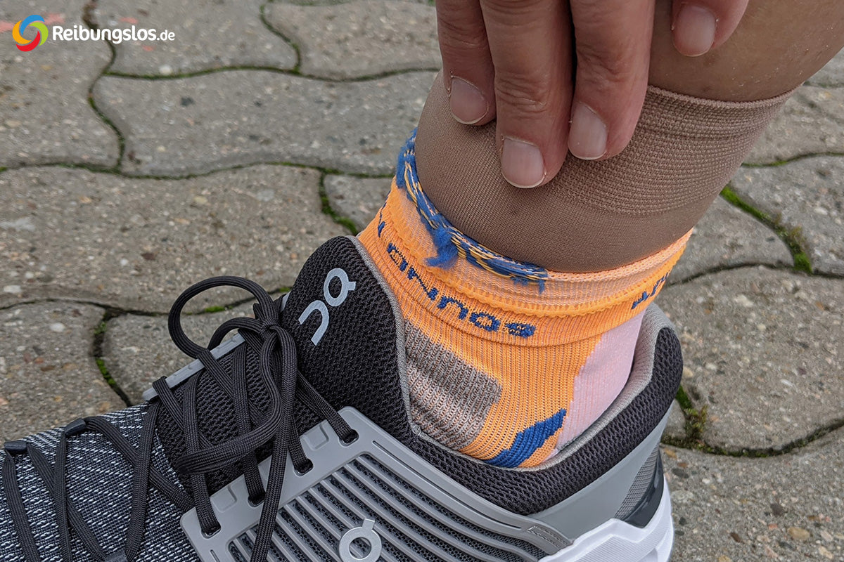 Zwei Socken übereinander tragen: Effektiver Schutz vor Blasen?